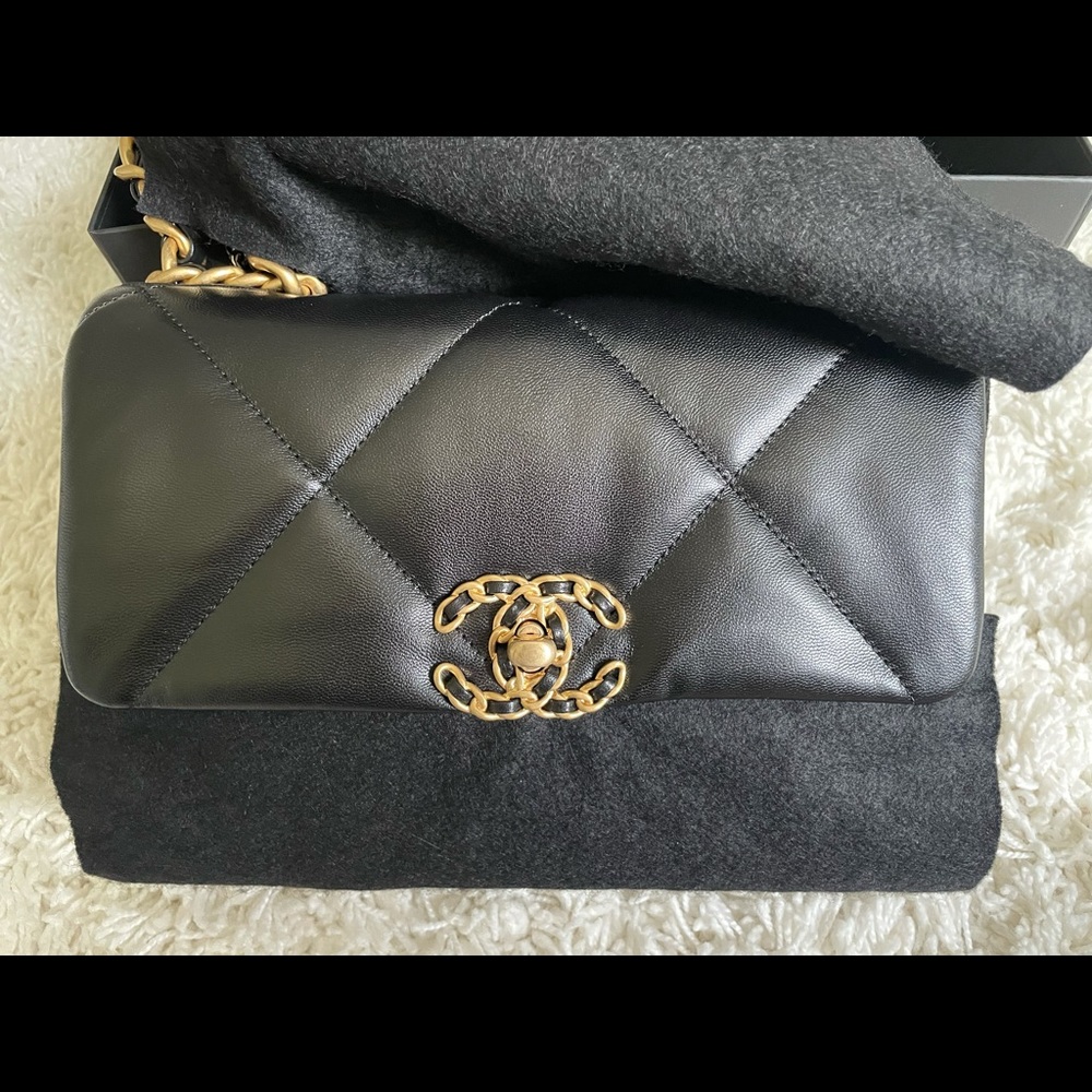 Chanel 19 bag